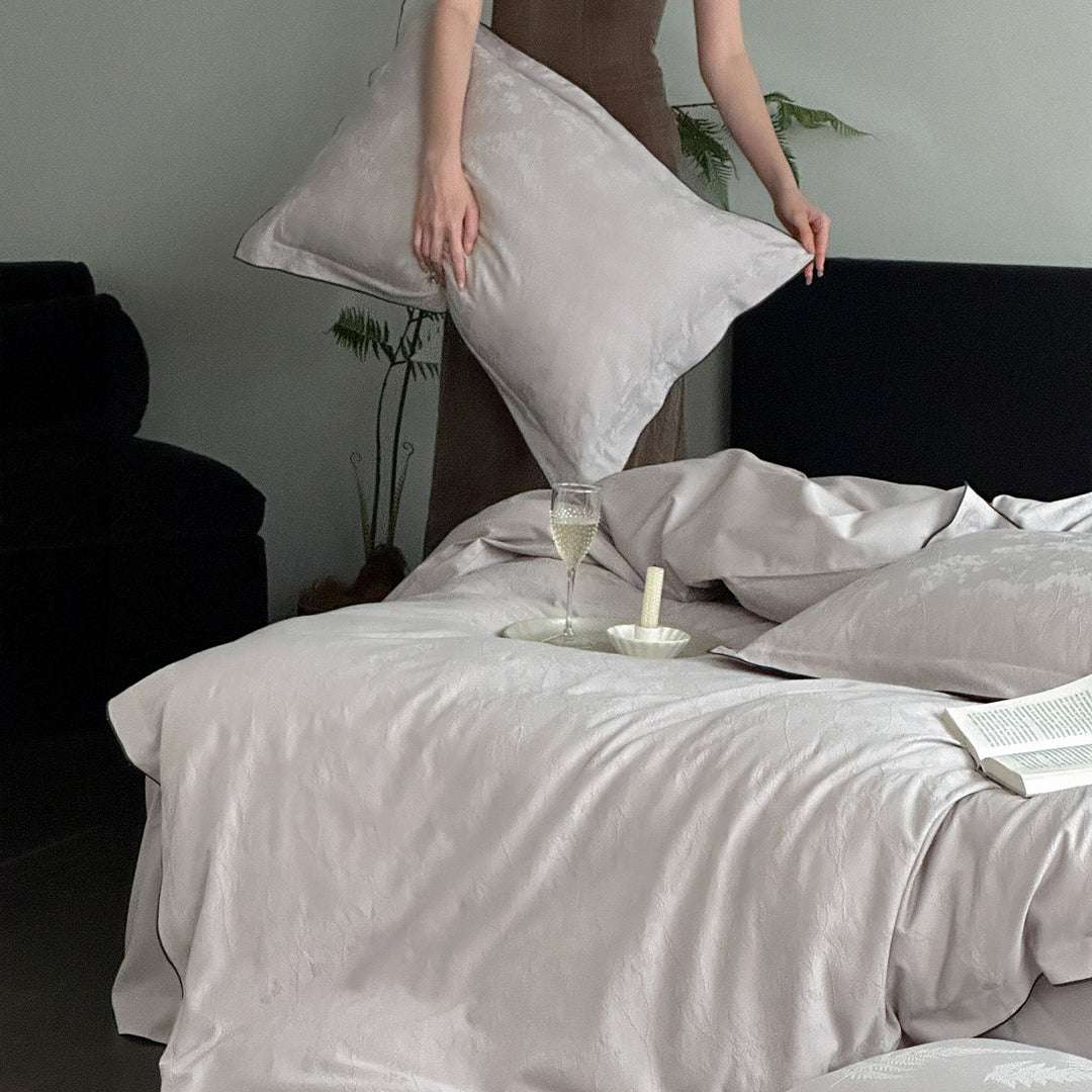 Luxuriöse jacquard-geprägte Baumwollsatin-Bettwäschegarnitur mit feiner Paspelierung