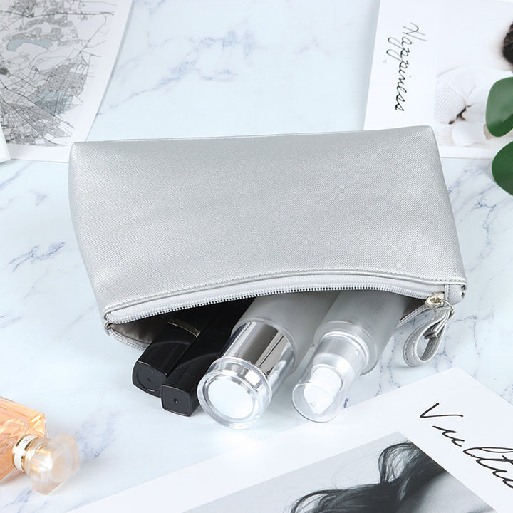 Elegante metallische Schminktasche