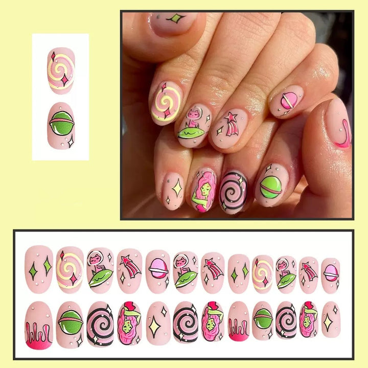 Kunstnagelset mit verspielten Cartoon-Motiven Karnz