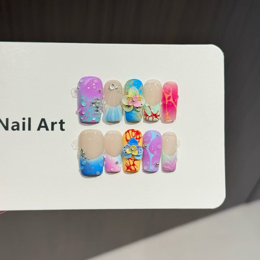 Künstlerisches blumenmotiviertes Press-On Nagelset