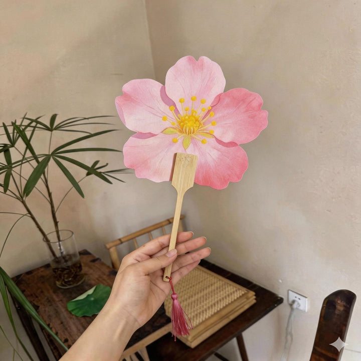 Handgefächer mit Floralen Motiven Karnz