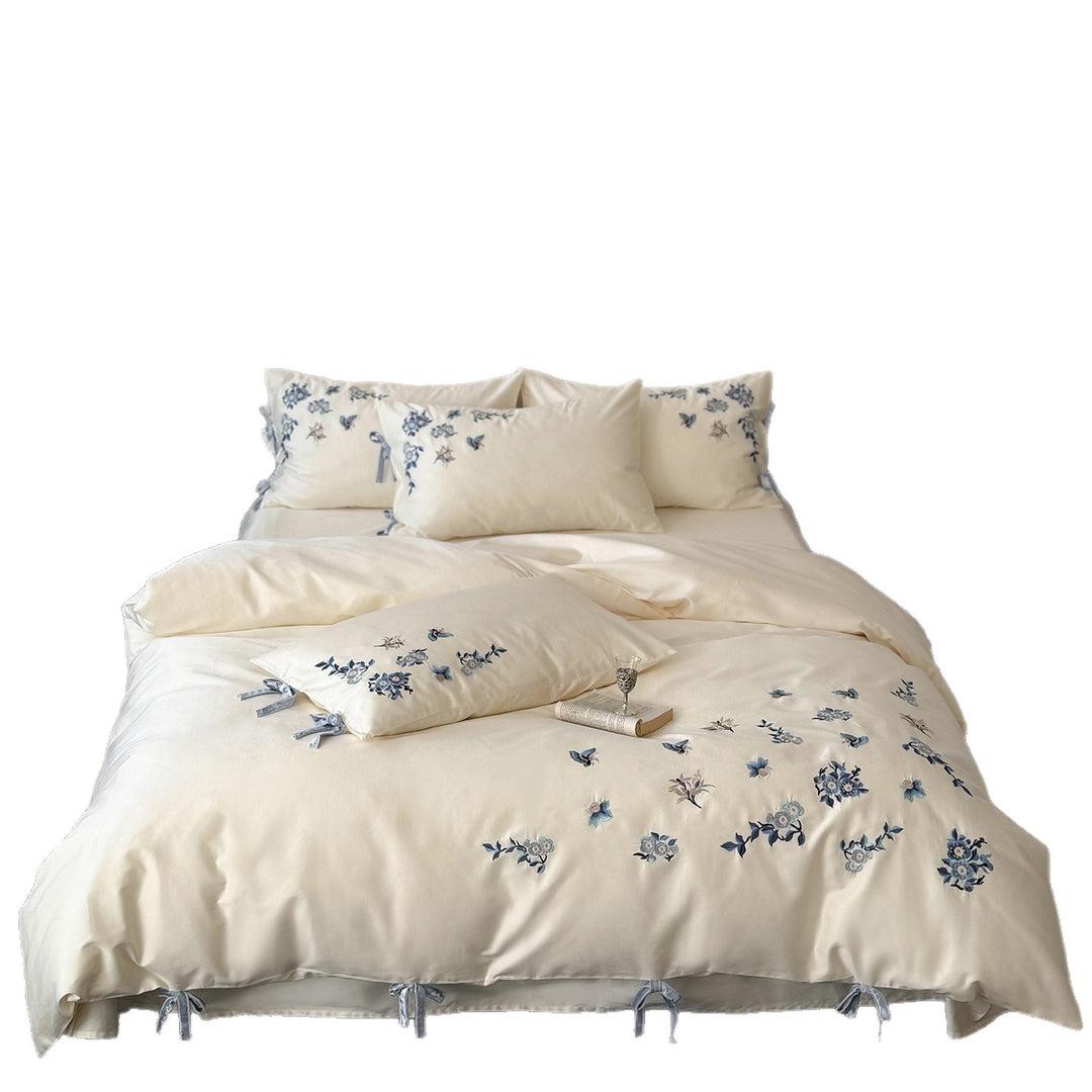 Bestickte Satin-Bettwäsche-Garnitur mit zarten Blumendetails