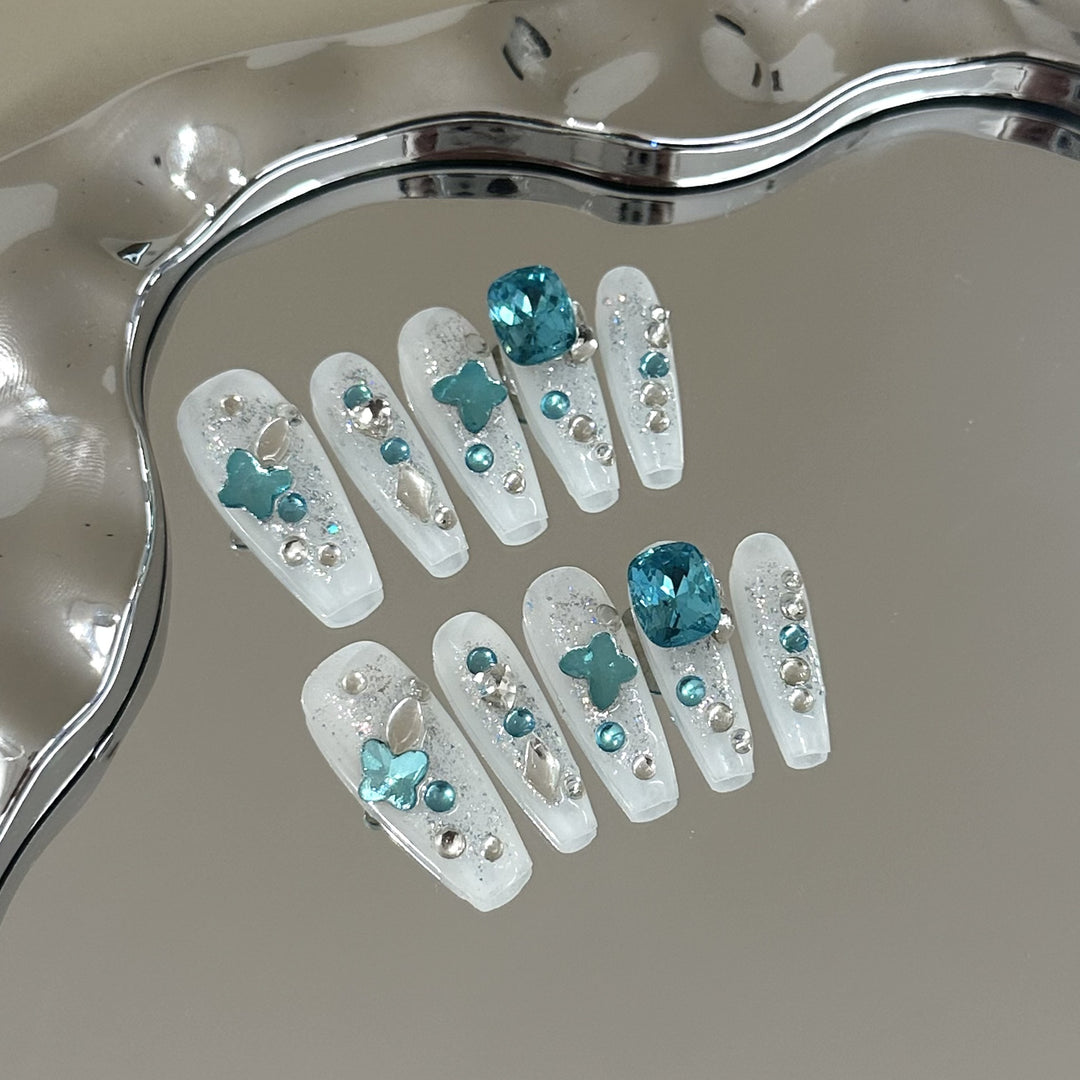 Elegantes dekoratives Press-On-Nagelset