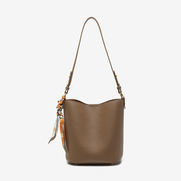 Texturierte Leder-Eimer-Tasche Karnz