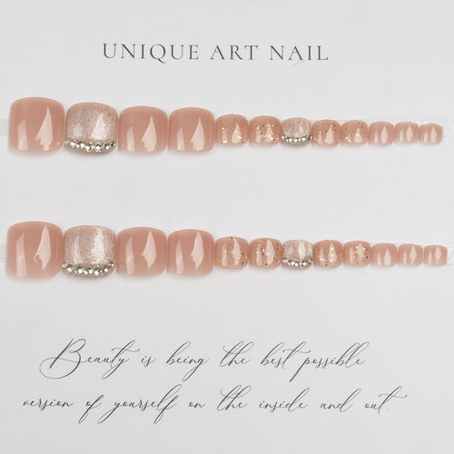 Glamouröse Strass-Nagelkunst