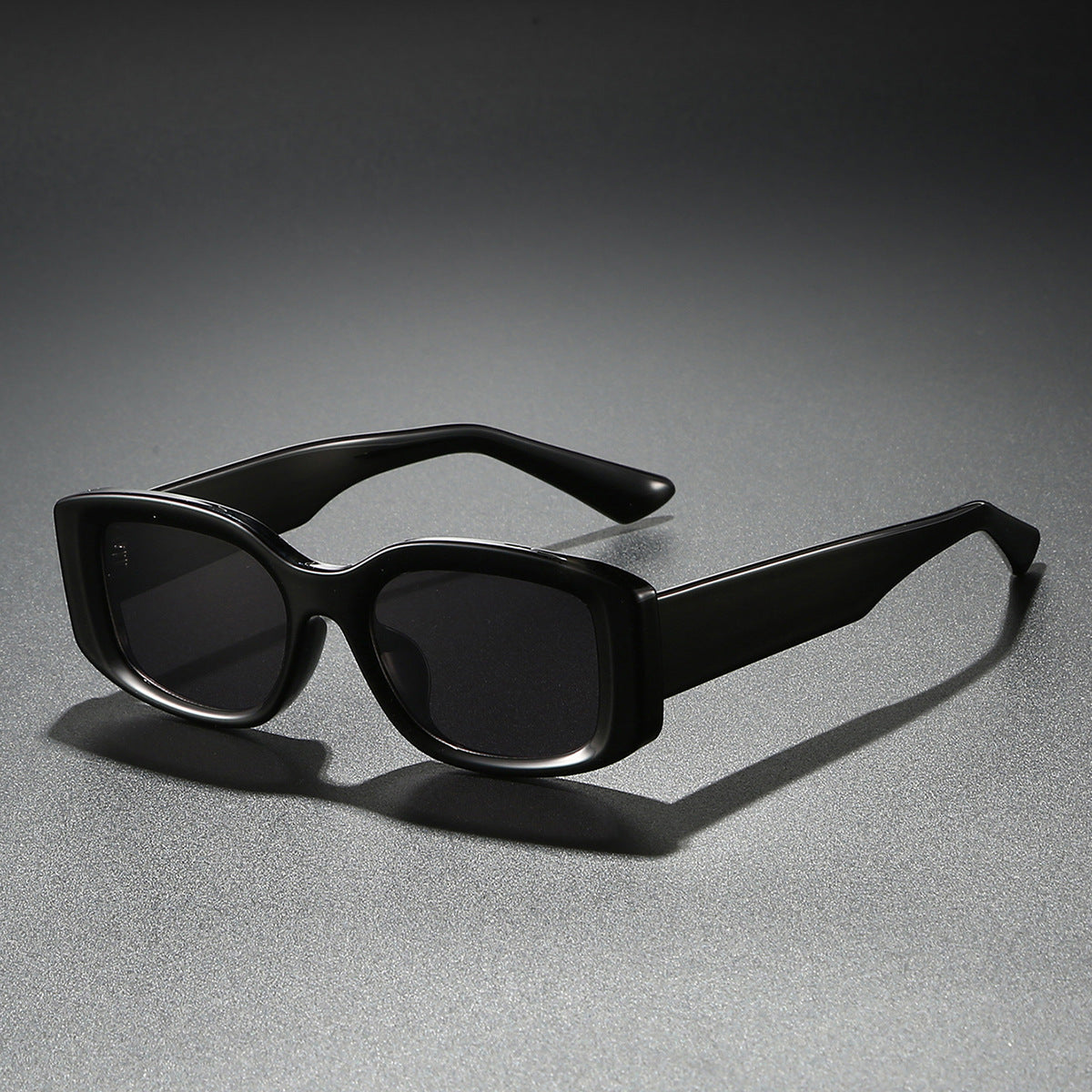 Damen modische Sonnenbrille im stylischen, eckigen Rahmen Karnz