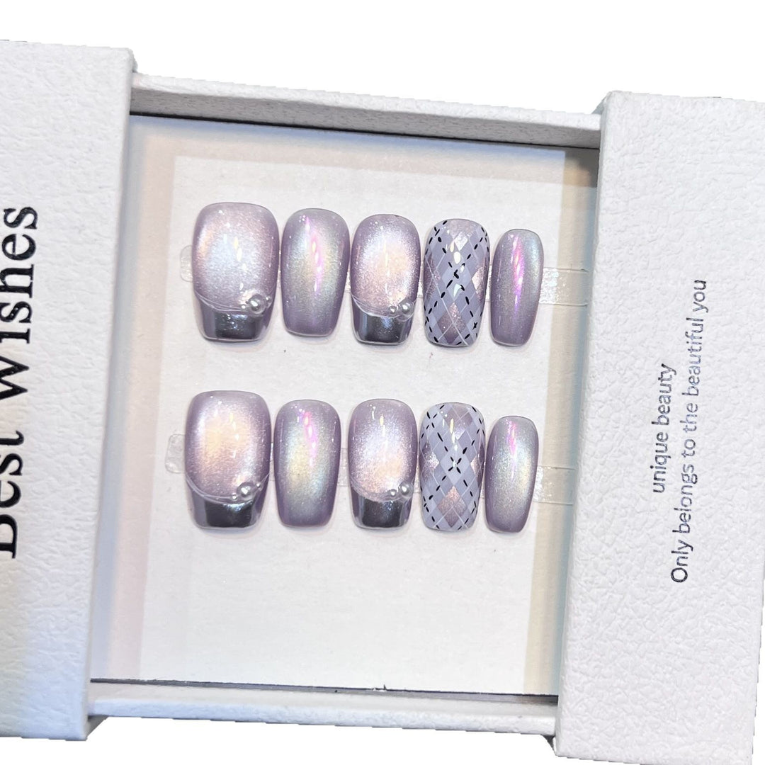 Elegantes Press-On Nagelkunst-Set mit schimmerndem Finish Karnz