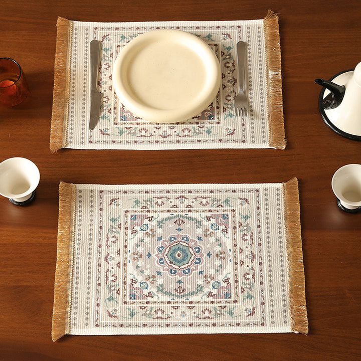 Gewebter kleiner Läufer-Teppich im Vintage-Ornamentstil mit Fransen