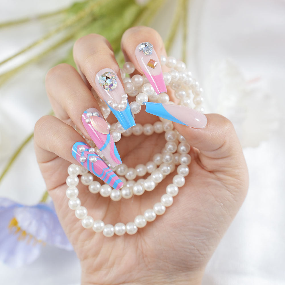 Glamouröser Designer Press-On Nagelkunst Set Karnz