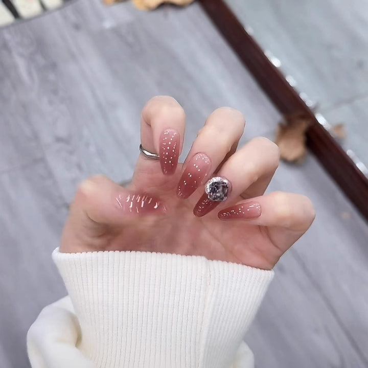 Glamorous Press-On Nail Set Karnz