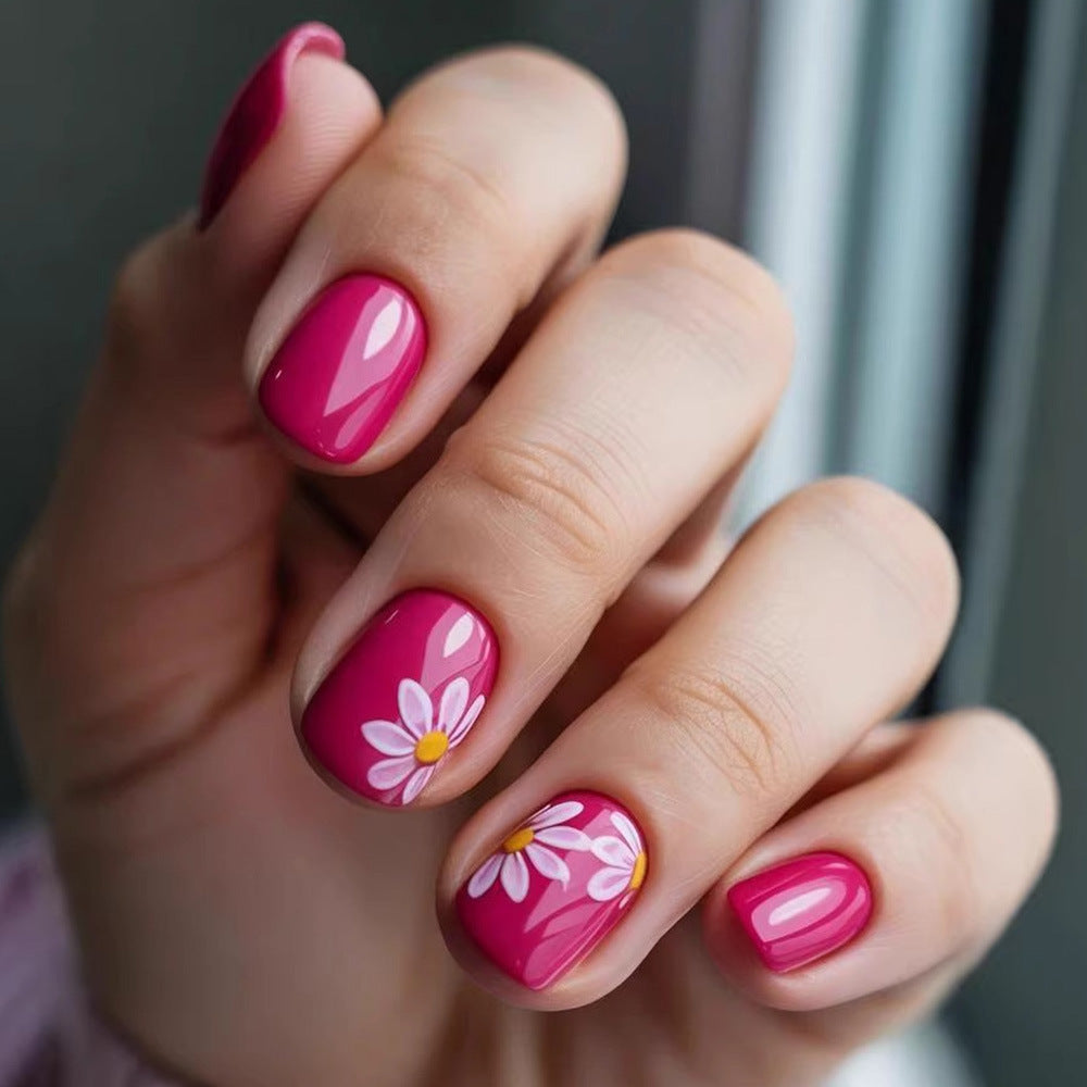 Kunstnägel mit Stilvollem Blumendesign Karnz