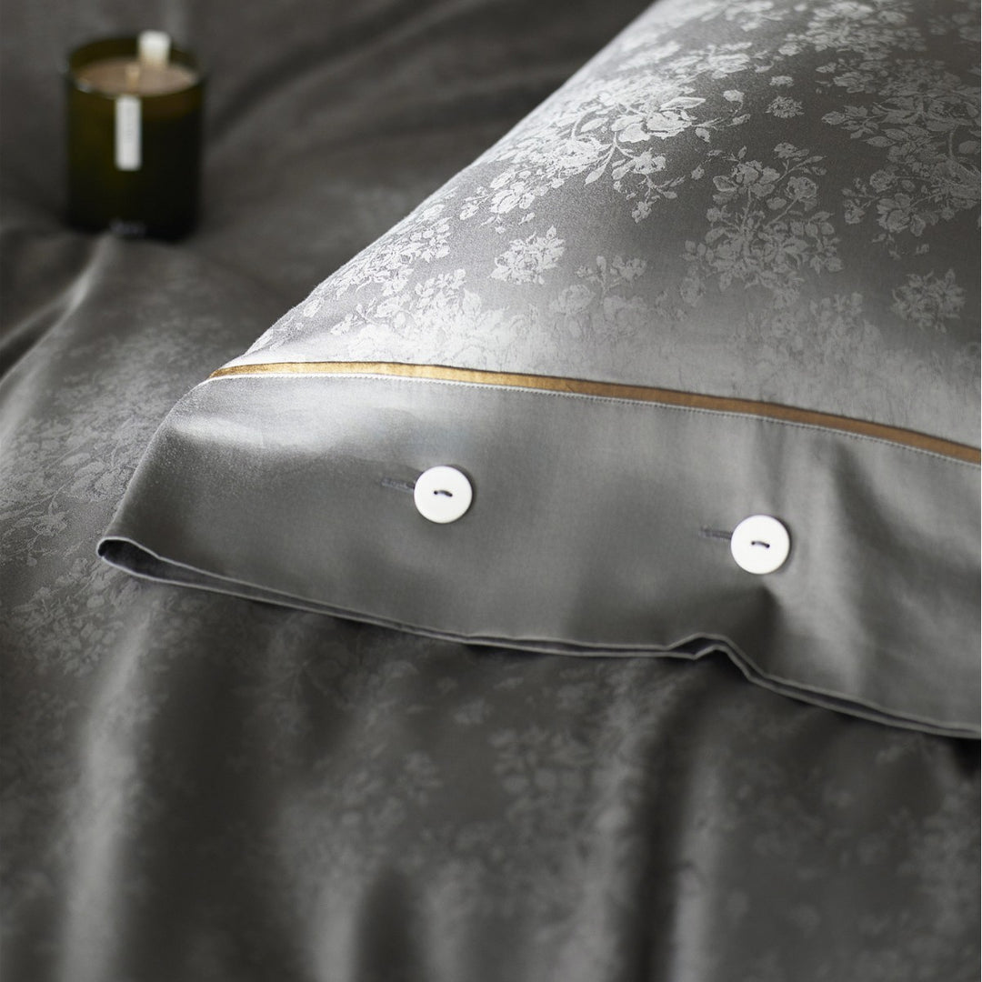 Satin-Jacquard Blumen Bettbezug Set mit Knopfverschluss & Goldverzierung