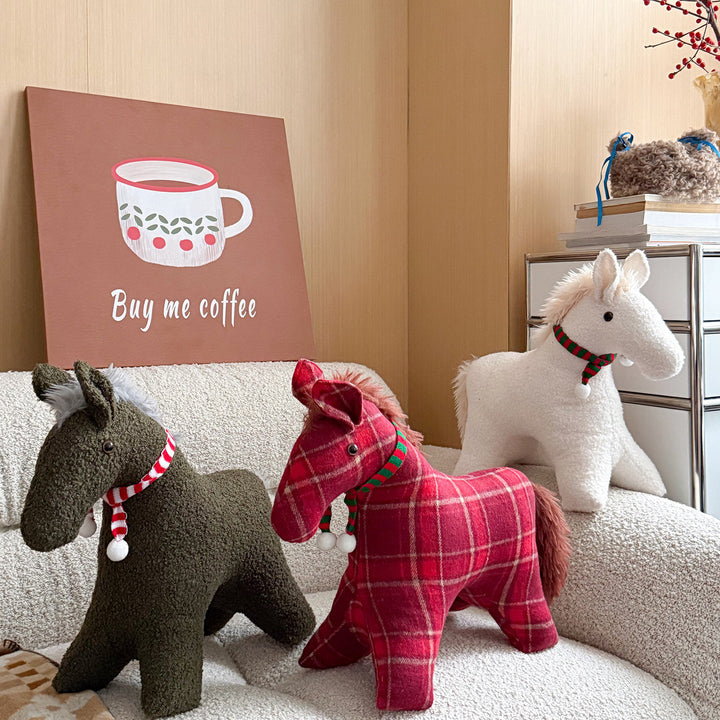 Dekoratives Kuschelpferd aus Teddy-Fleece als Deko- und Spielkissen