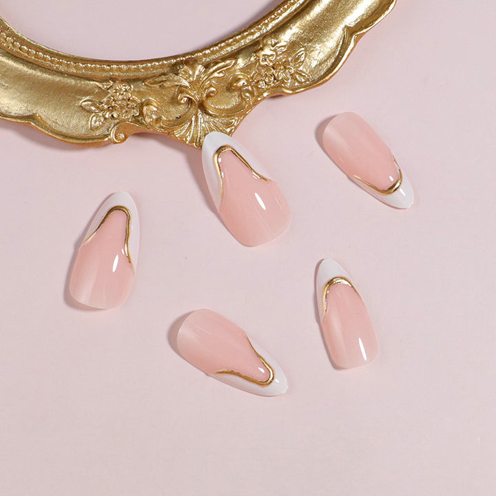 DIY Press-On-Nagelset mit eleganten goldenen Akzenten Karnz