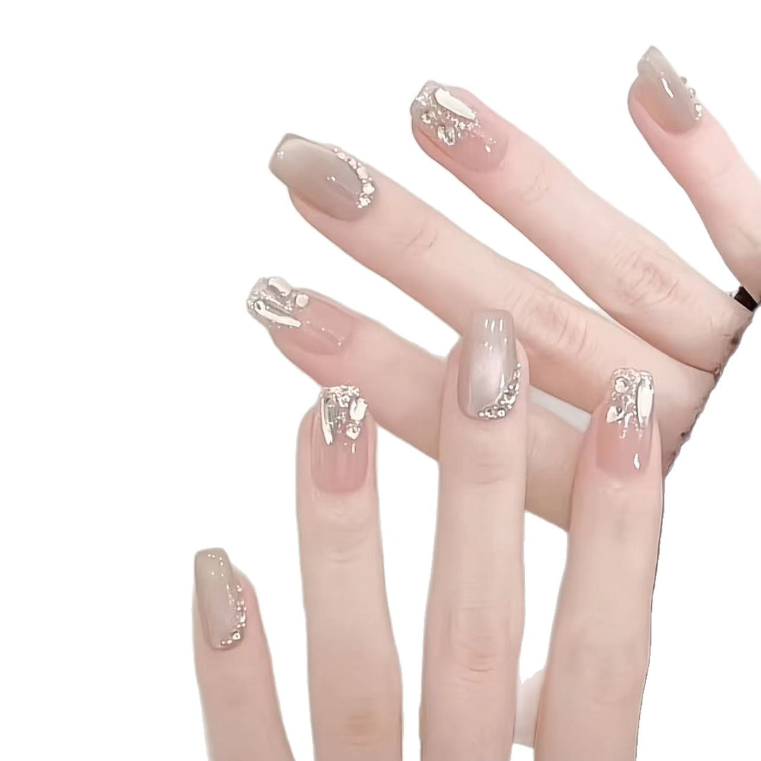 Elegantes mit Strass verziertes Press-On-Nagelset Karnz