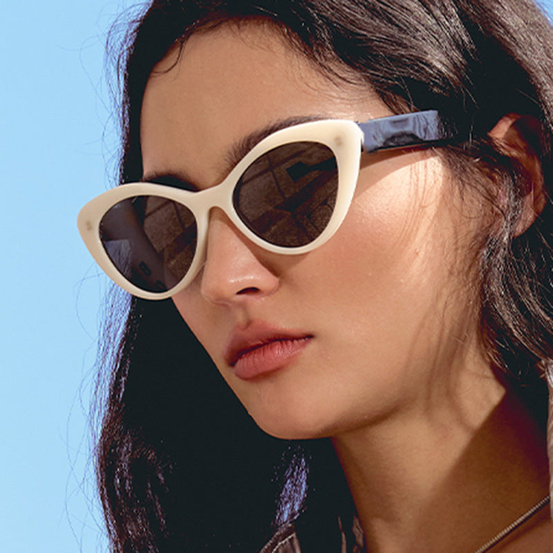 Damen kreative Cat-Eye Brille Karnz