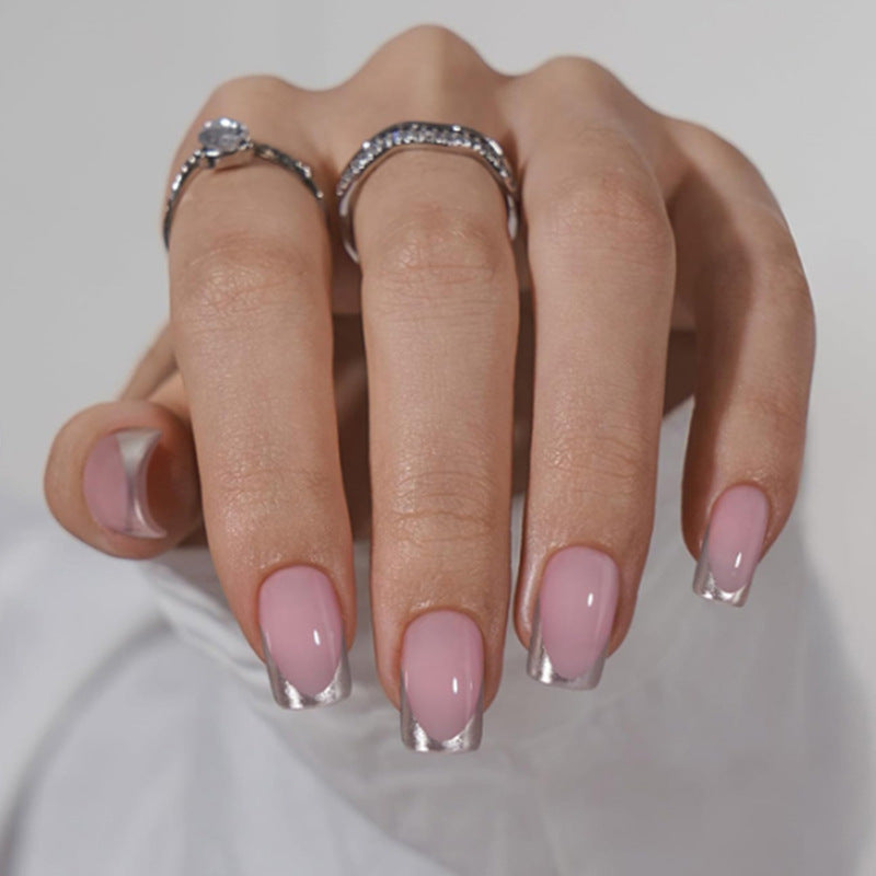 Künstliche Nägel Im Natürlichen French-Tip Design Karnz