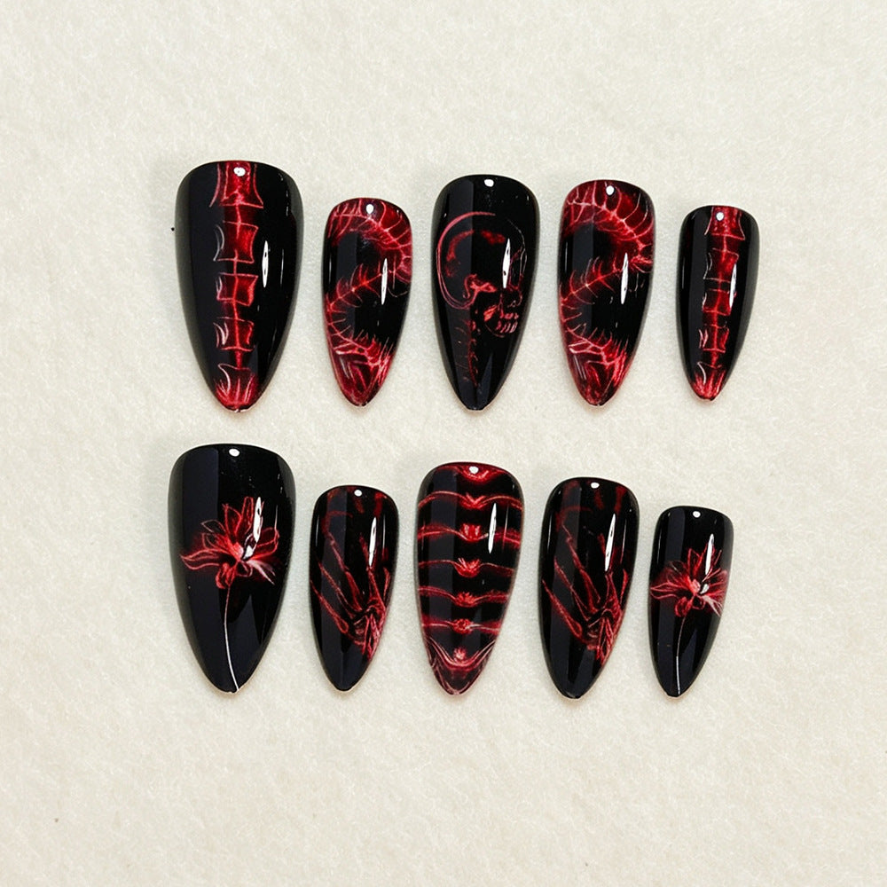 Gothic-inspirierte Nail Art Tipps Karnz