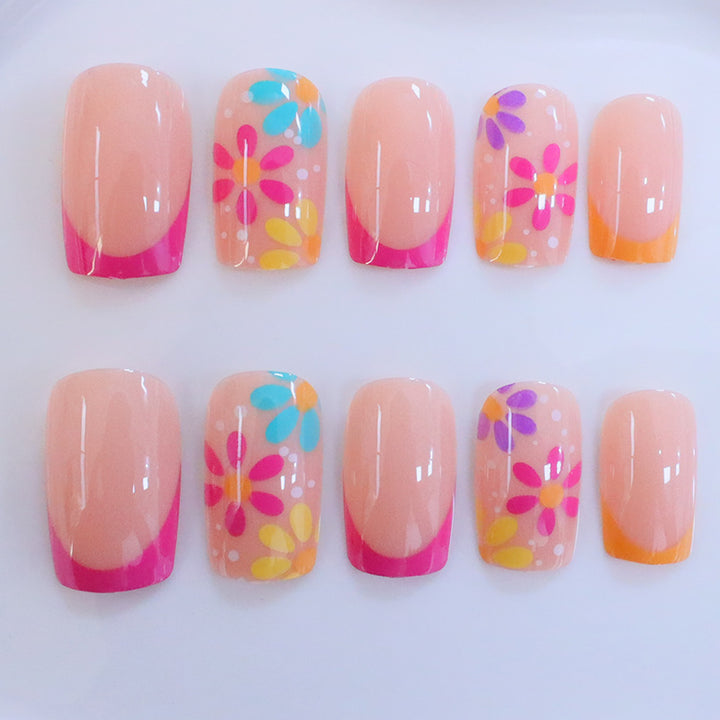 Kreatives Florales Acryl-Nageldesign Karnz