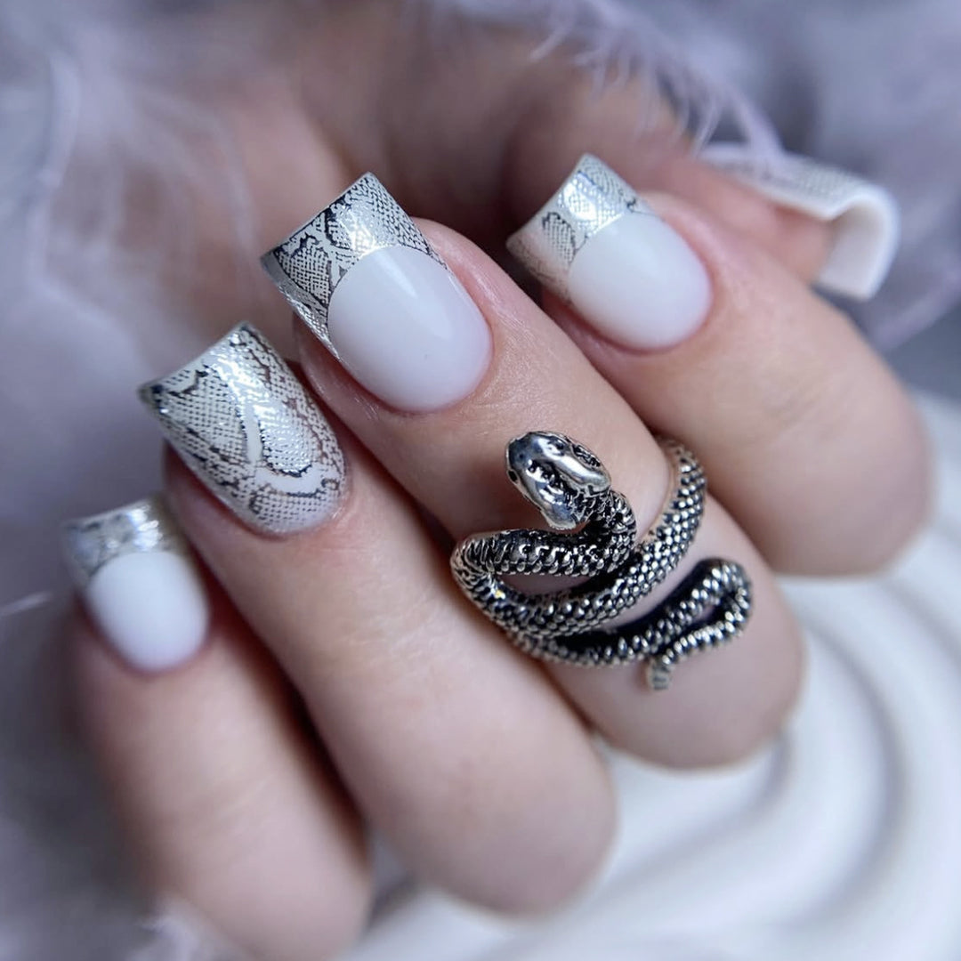 Schlangenprint Französische Spitze Nagelkunst Extensions Karnz