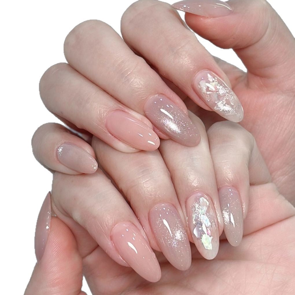 Elegante mandelförmige Nagelverlängerungen