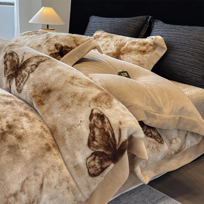 Plüsch-Effekt-Fleece Wendebettwäsche Set mit geprägten Schmetterlingsakzenten und Mikrofaser-Rückseite