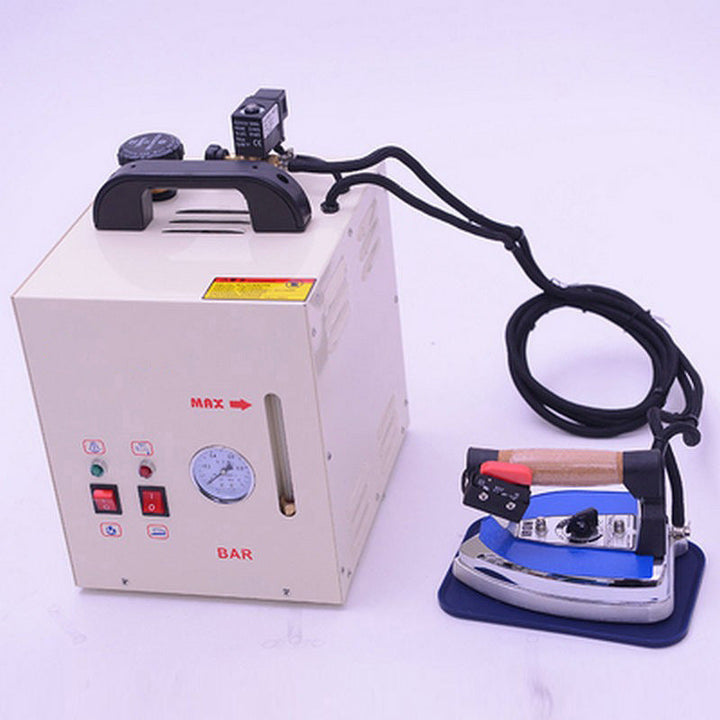 Professioneller Kleiderdampfer Karnz