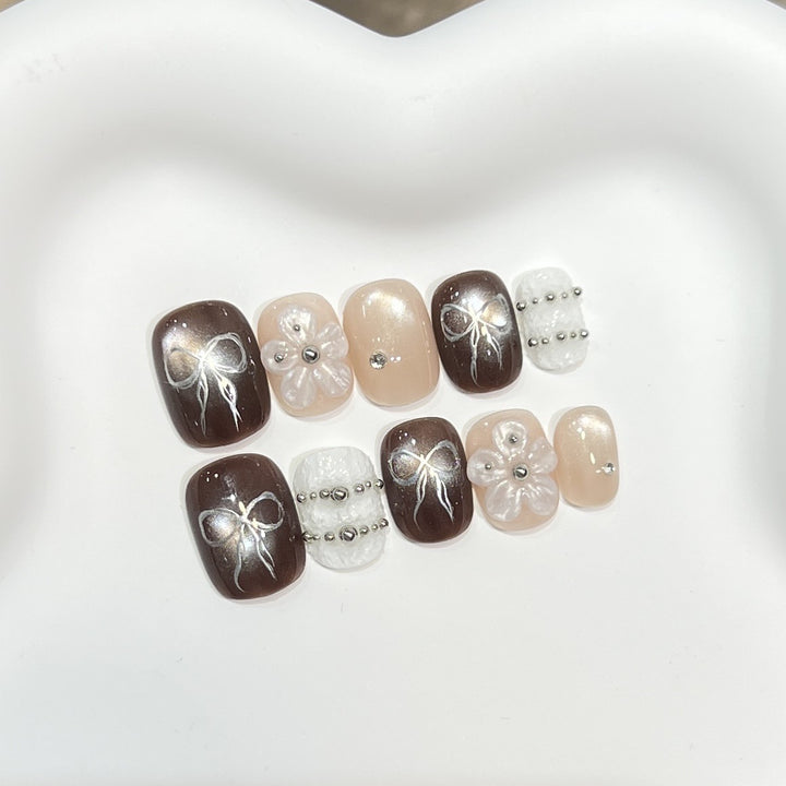Dekorativer Nagelkunst Set Karnz