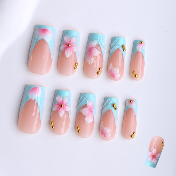 Kunstfingernägel mit Floralen Motiven und Modernem Design Karnz