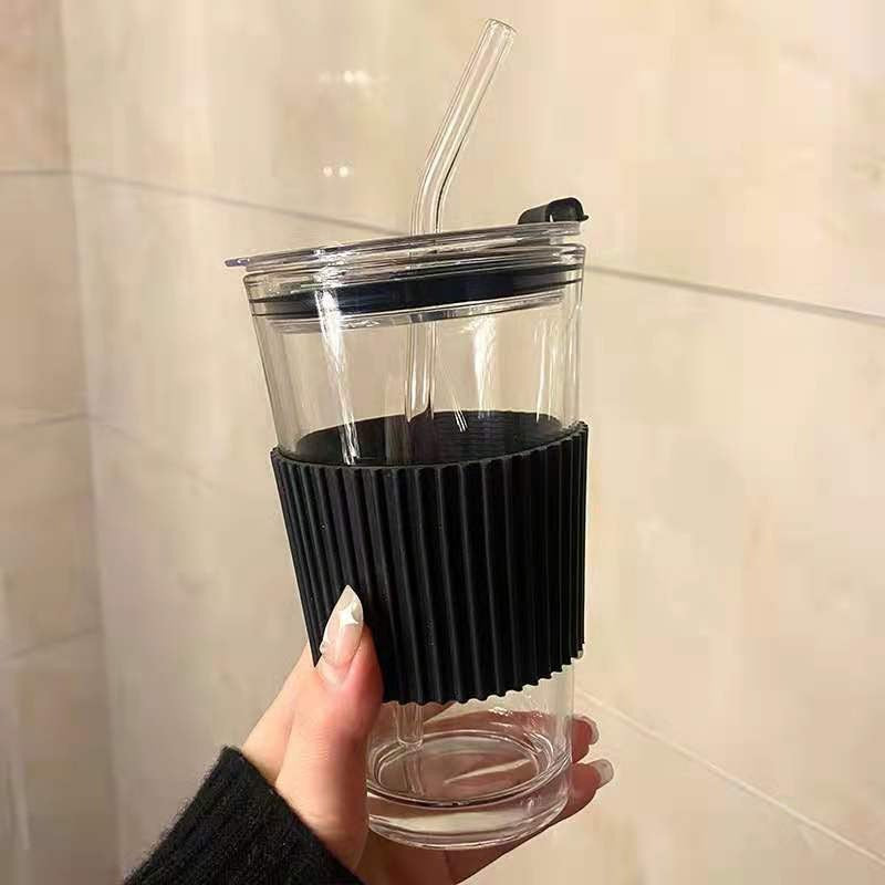 Damen multifunktionale Trinkbecher mit integriertem Silikonüberzug und hygienischem Deckel Karnz