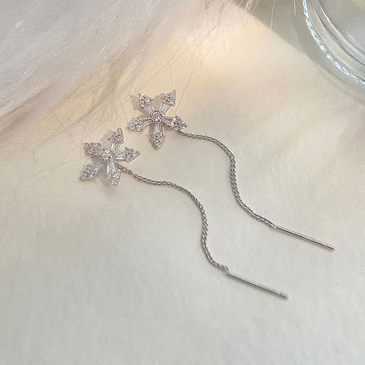 Elegante und Zeitlose Ohrringe mit Funkelnden Kristallen Karnz