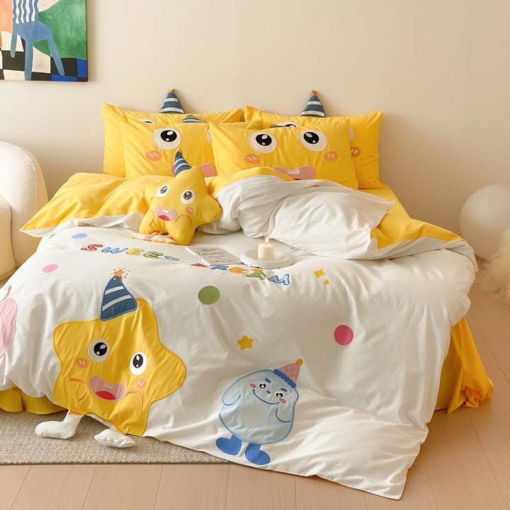 Kinder Cartoon Katze Baumwollsatin Bettbezug Set mit ohrförmigen Kissenbezügen und plüschigem Akzentkissen