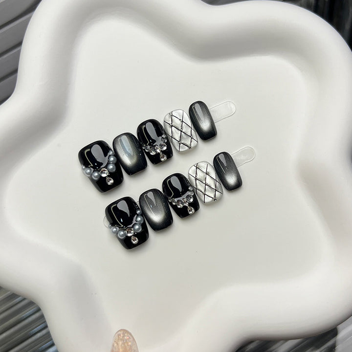 Elegante dekorative Nagelkunst Tipps