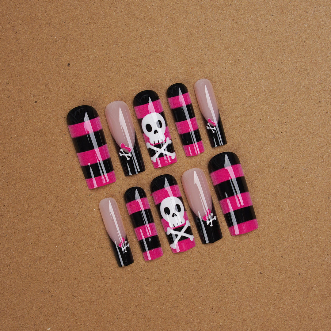 Kreative Nagelkunst-Karnz