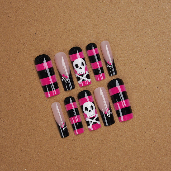 Kreative Nagelkunst-Karnz