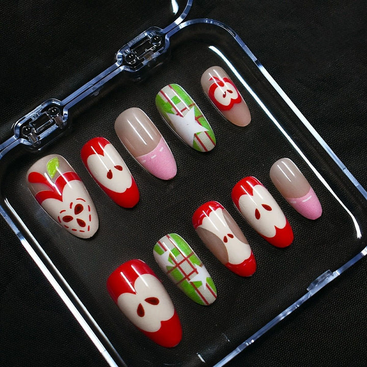 Künstlerisches Nageldesign Karnz