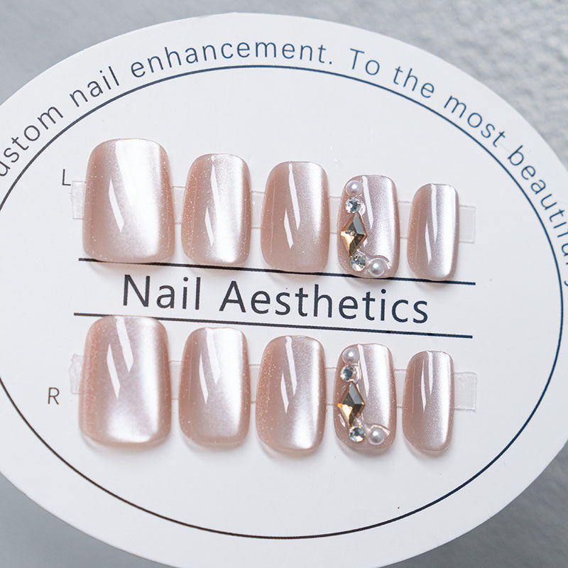Glamouröse Nagelverlängerungen