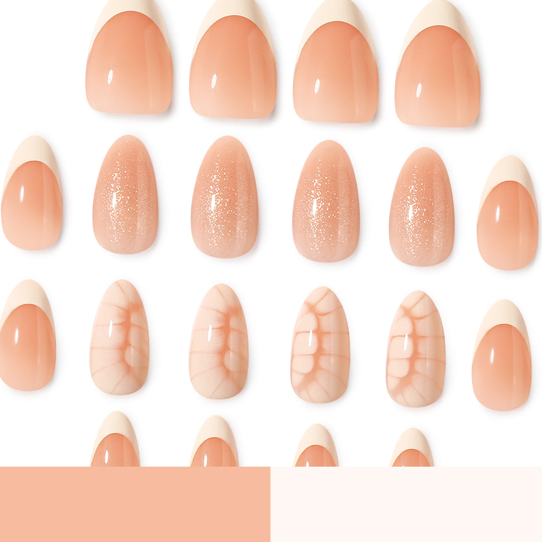 Kunstvolle Nagelverlängerungen mit schimmerndem Glitzer und einzigartigem Design Karnz
