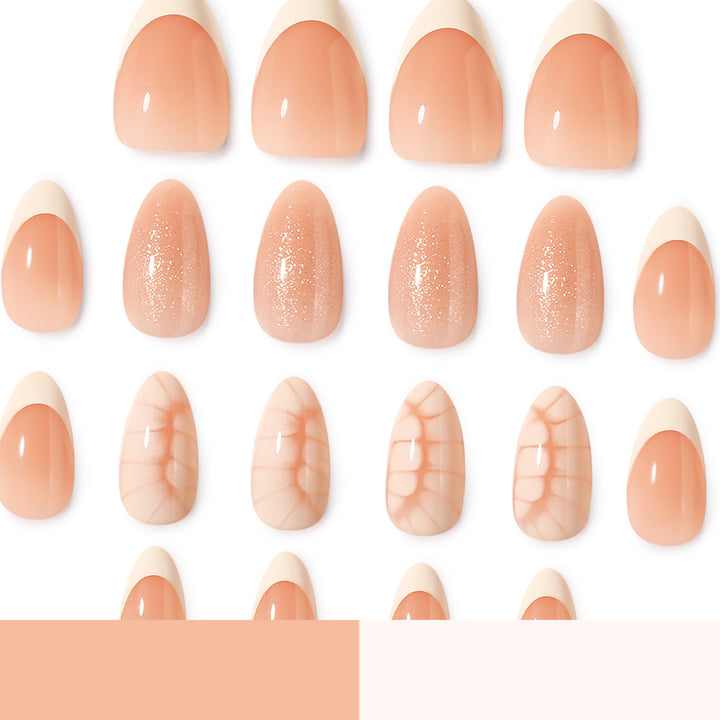 Kunstvolle Nagelverlängerungen mit schimmerndem Glitzer und einzigartigem Design Karnz