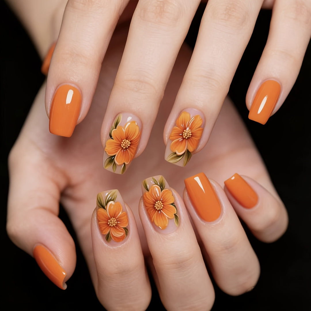 Kunstfingernägel mit Floraler Gestaltung Karnz
