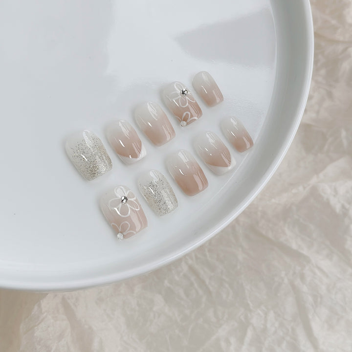 Herz dekoriertes Press-On Nagelset
