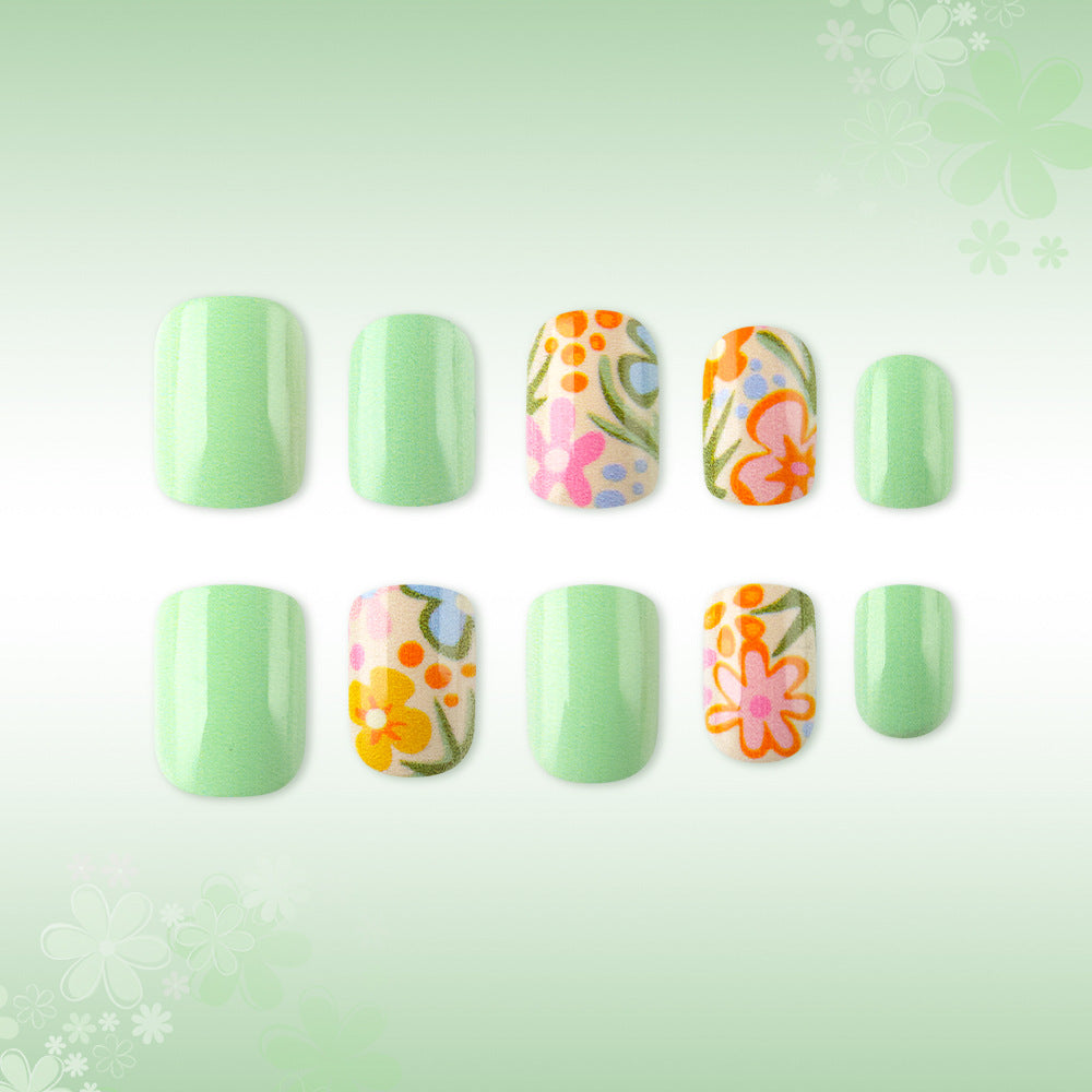 Floral Abstract Nail Art Karnz