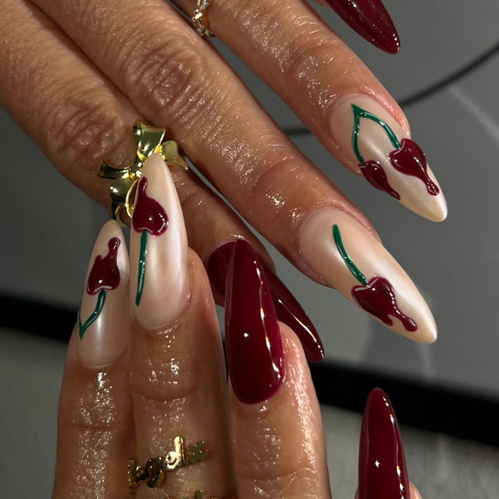 Stylisches Stiletto Press-On Nagelset Karnz