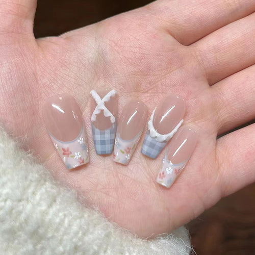 Florales Design Acryldruck-Nagelset Karnz