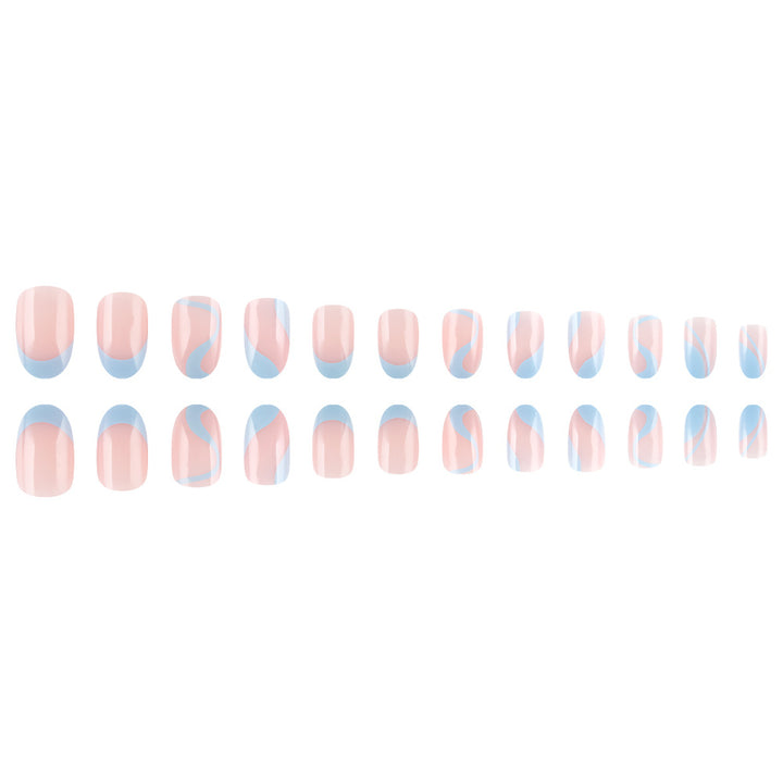 Künstlerisches French Tip Nageldesign Karnz
