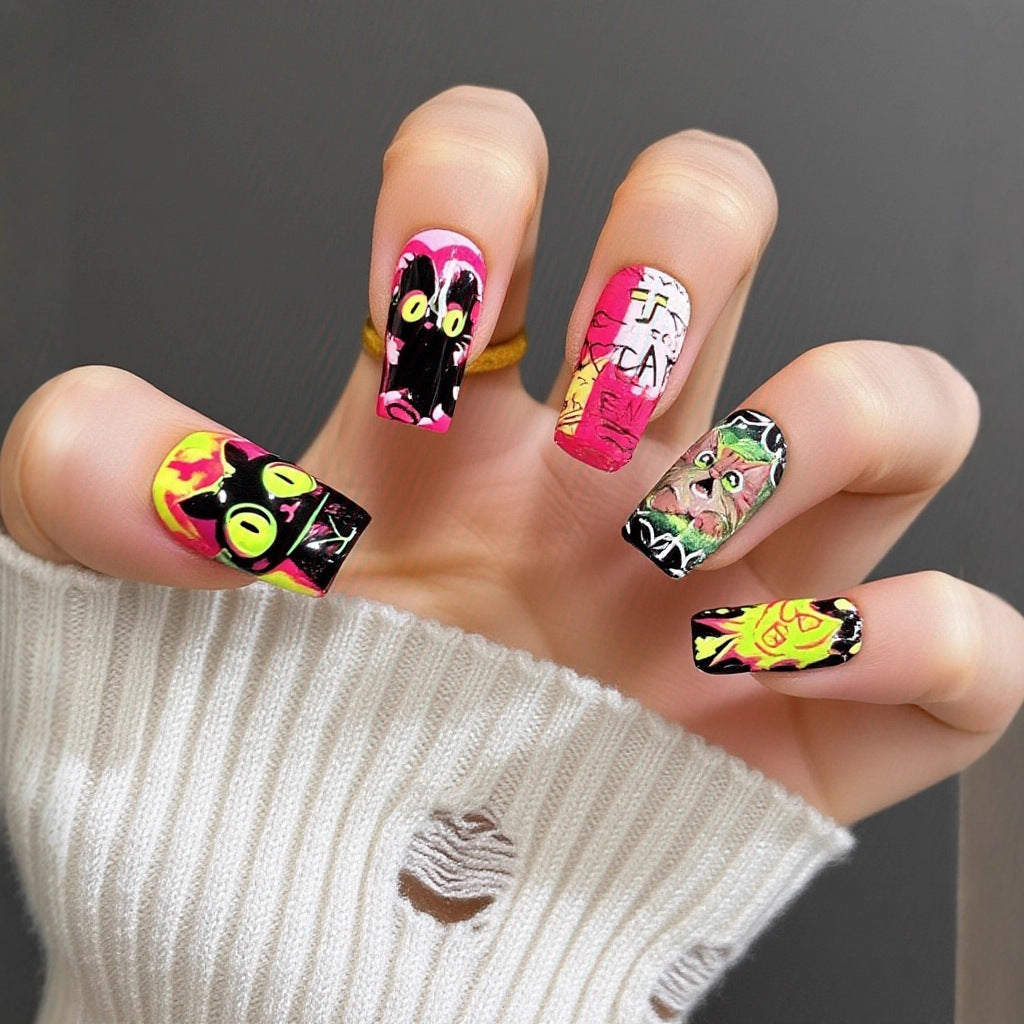 Kunstvolle Nagelverlängerungen mit Eleganten Spitzen Karnz