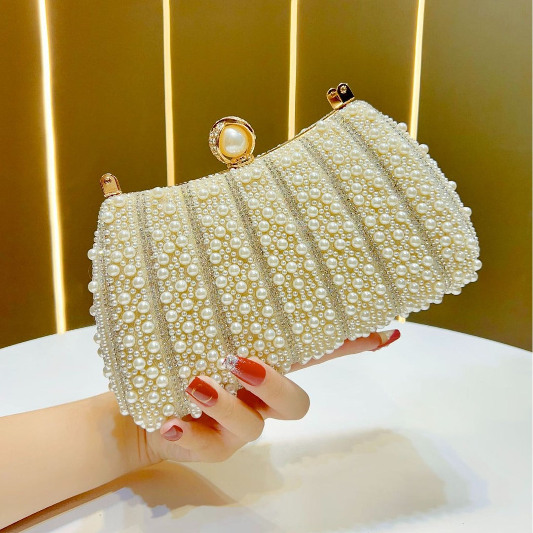 Perlenbesetzte Abend-Clutch