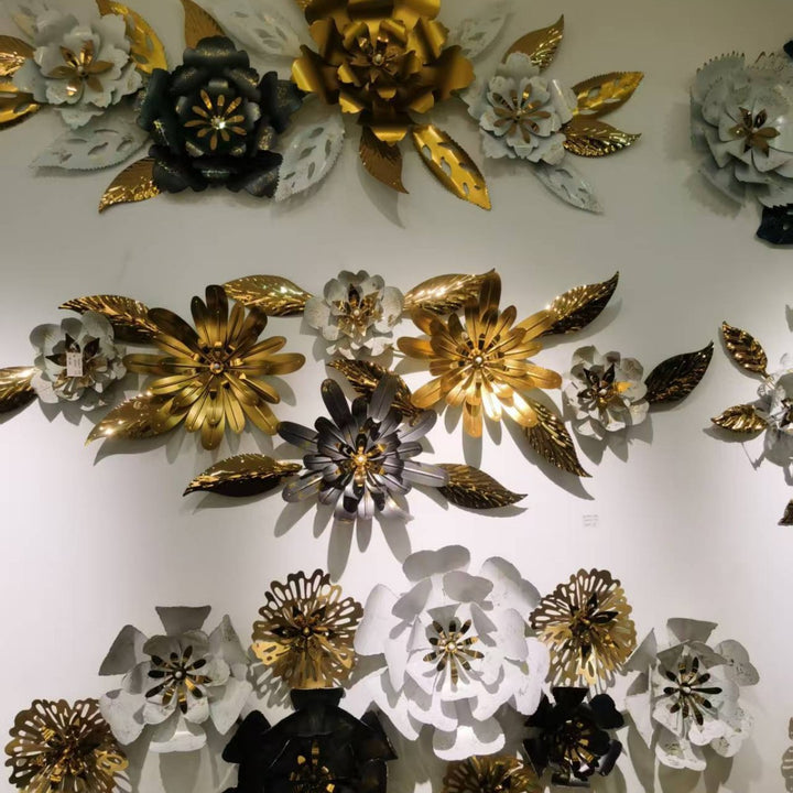 Blumen-Wanduhr mit Blattdesign Karnz