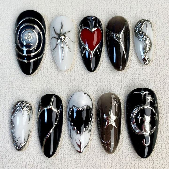 Kreatives Halloween Kunstnagelset mit Gruselmotiven Karnz