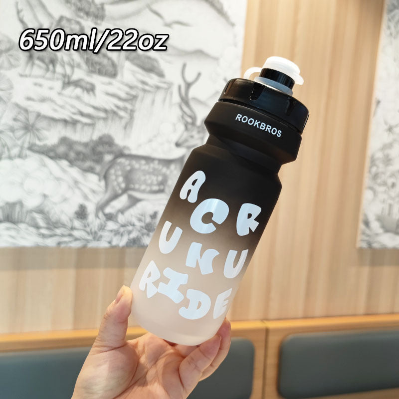 Damen Sportliche Trinkflasche mit flexibler Auslaufschutz-Technologie Karnz
